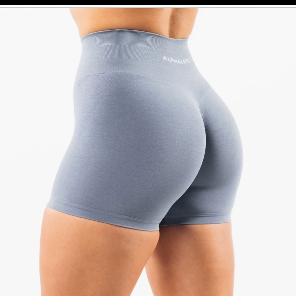 NWT alphalete amplify short still water